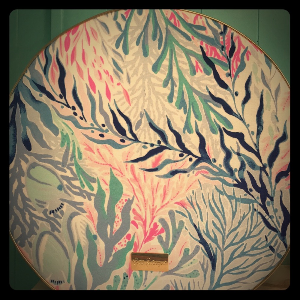 NEW Lilly Pulitzer carry on. Beautiful piece. ❤️